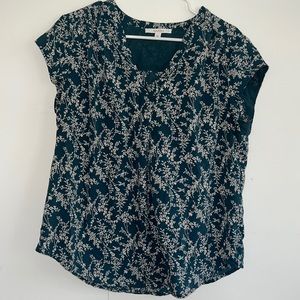 Short sleeved blouse